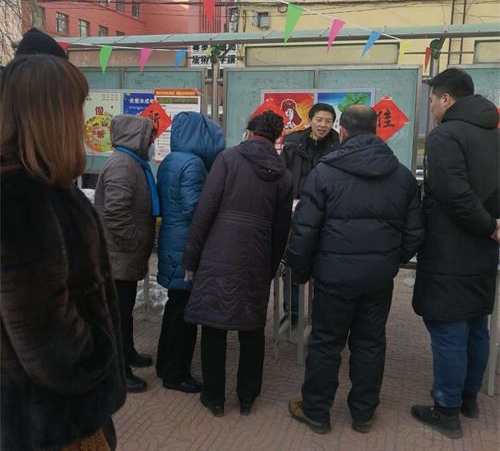 住民踊跃购置年货.jpg 住民踊跃购置年货.jpg